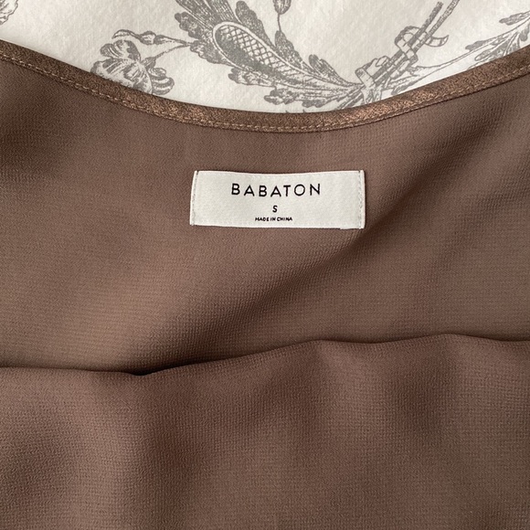 Aritzia babaton small tank - Picture 6 of 10
